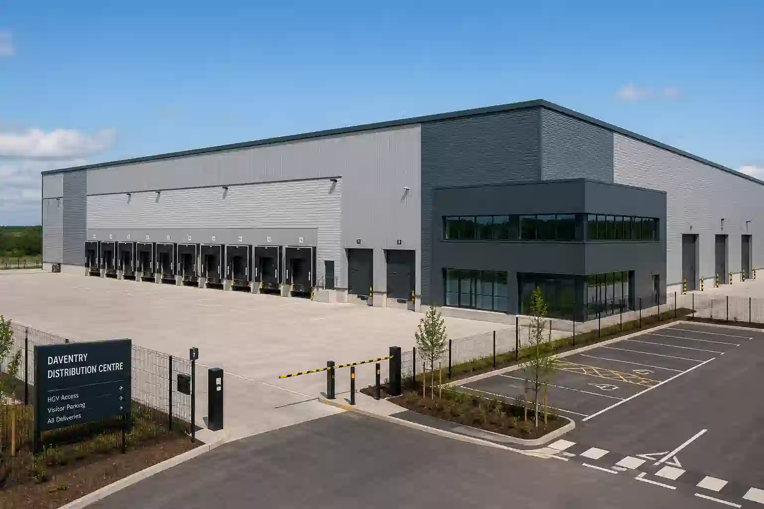 Big-box distribution warehouse new build at Daventry, Northamptonshire, with 10 dock-level loading bays and 50m yard depth