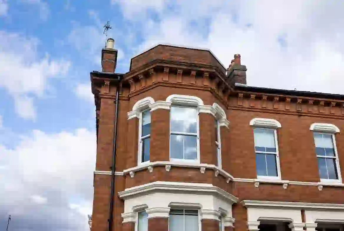 Restored Victorian terraced house in Liverpool with original cornicing and fireplaces